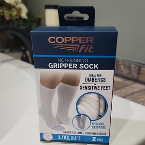 White Athletic Socks with Non-Slip Features and Ultimate Comfort